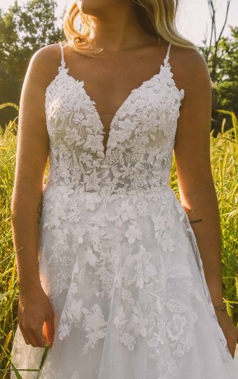 Essense of Australia Style D3157IV #7 Ivory Lace/ Tulle thumbnail