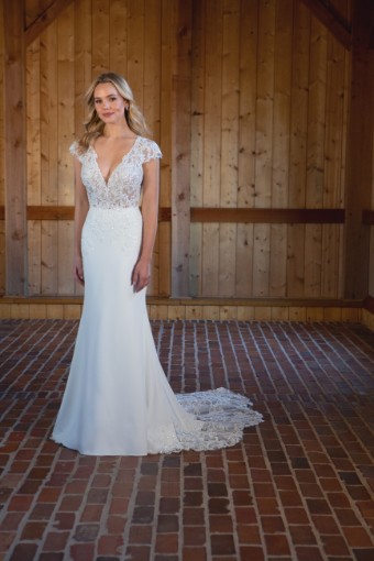 Essense of Australia Style D3530IV11 #0 default (IV-PL) Ivory Gown w Porcelain Tulle Plunge thumbnail