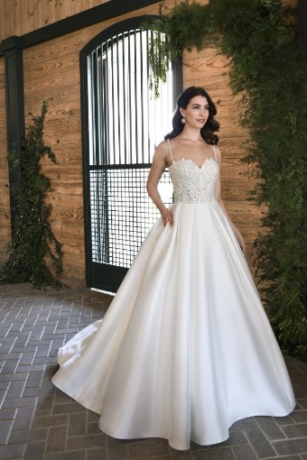 Essense of Australia Style D3461IV11 #0 default (IM-IV) Ivory Lace on Sheer Moscato Bodice and Ivory Gown thumbnail