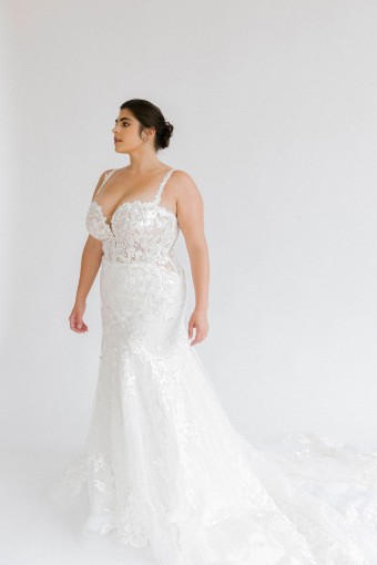 Essense of Australia Style D3393CQ11 #0 default (IVRM-PL) IVR Lace & Tulle ov Rum Gwn w PLN Front Bod Lining & Plunge thumbnail